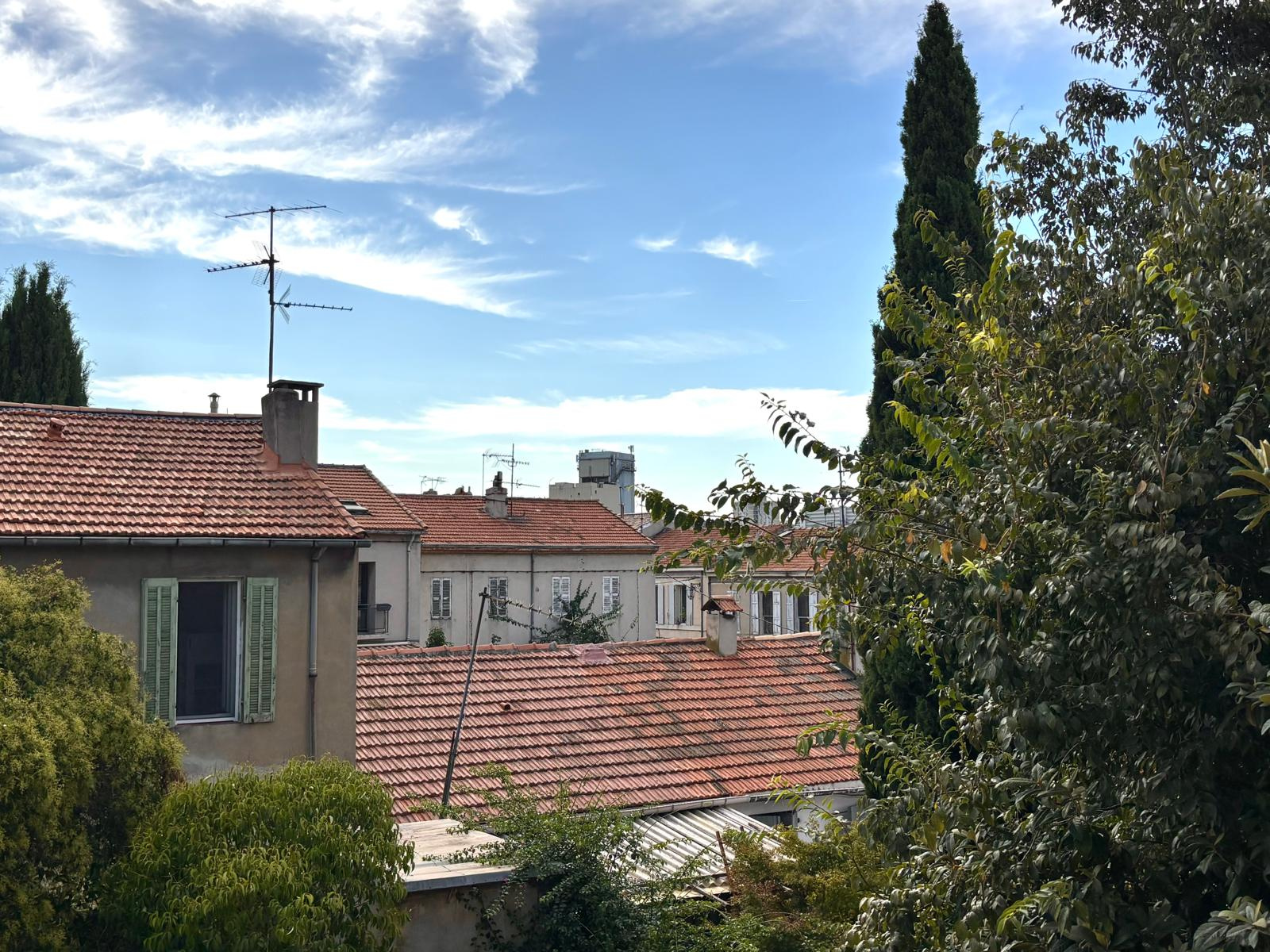 MAISON DE VILLE - GARAGE - 13016